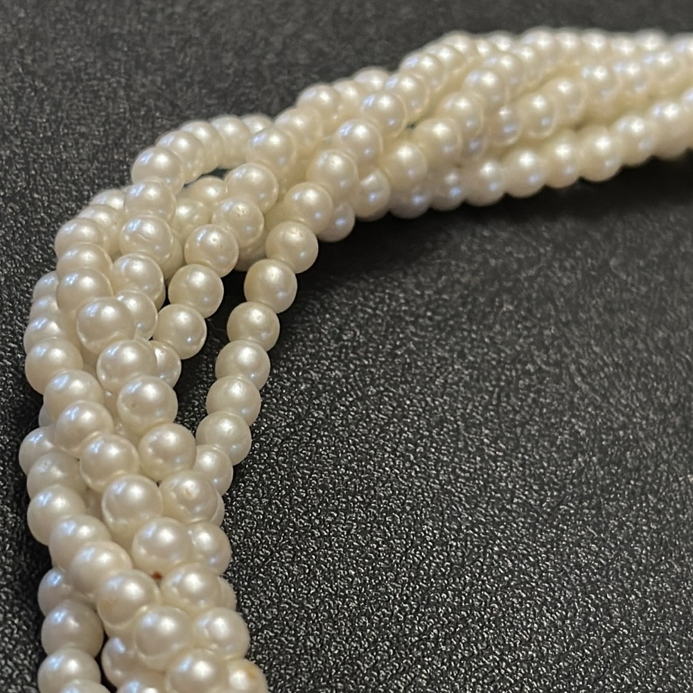 Korea Multiple Strand Faux Pearls W/ Black Glass & Rhinestone Clasp VTG Necklace - Picture 7 of 16